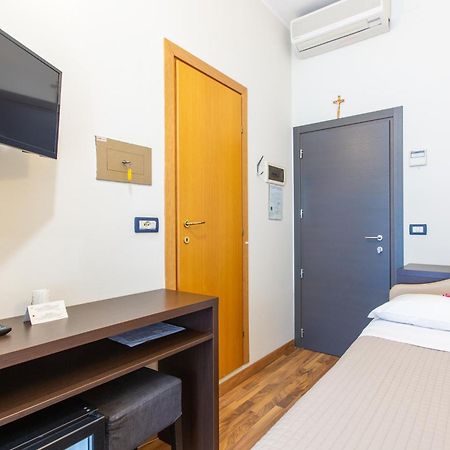 Hotel Gardenia Римини Екстериор снимка