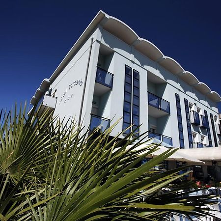 Hotel Gardenia Римини Екстериор снимка
