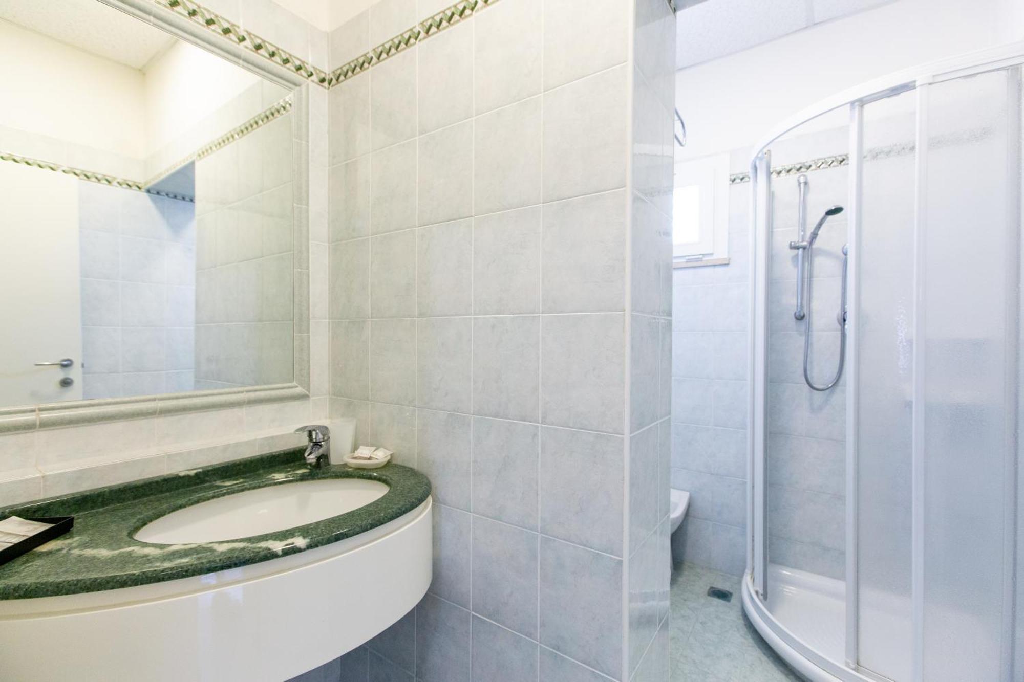 Hotel Gardenia Римини Екстериор снимка