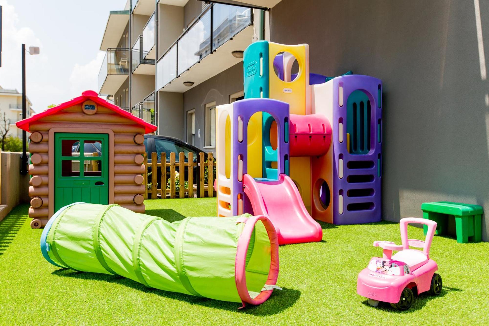 Hotel Gardenia Римини Екстериор снимка