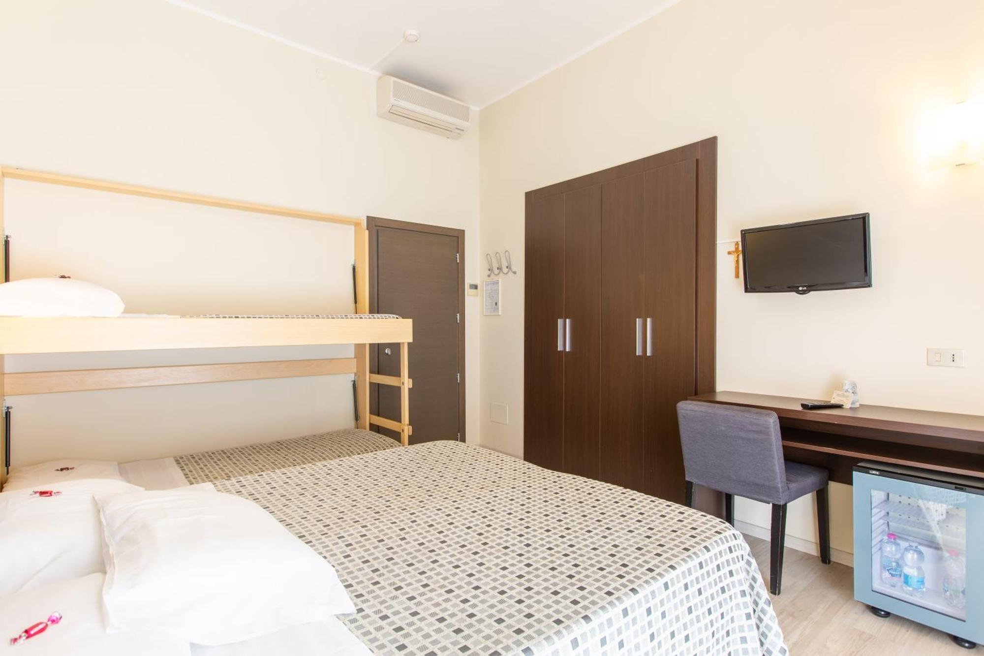 Hotel Gardenia Римини Екстериор снимка