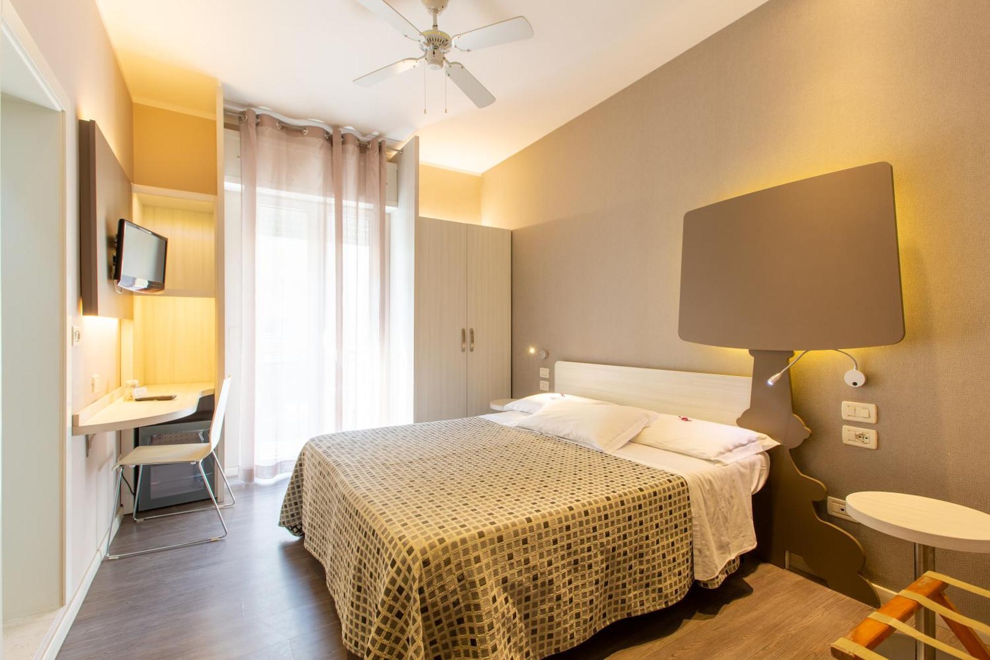 Hotel Gardenia Римини Екстериор снимка