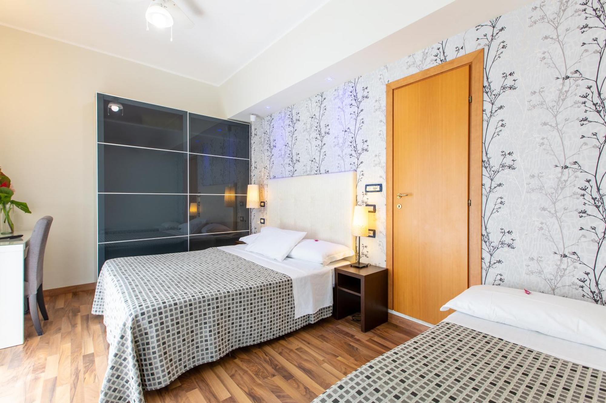 Hotel Gardenia Римини Екстериор снимка