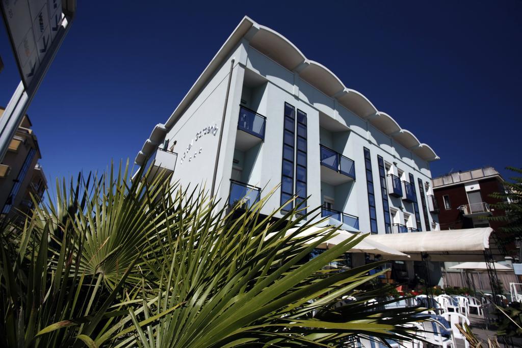 Hotel Gardenia Римини Екстериор снимка